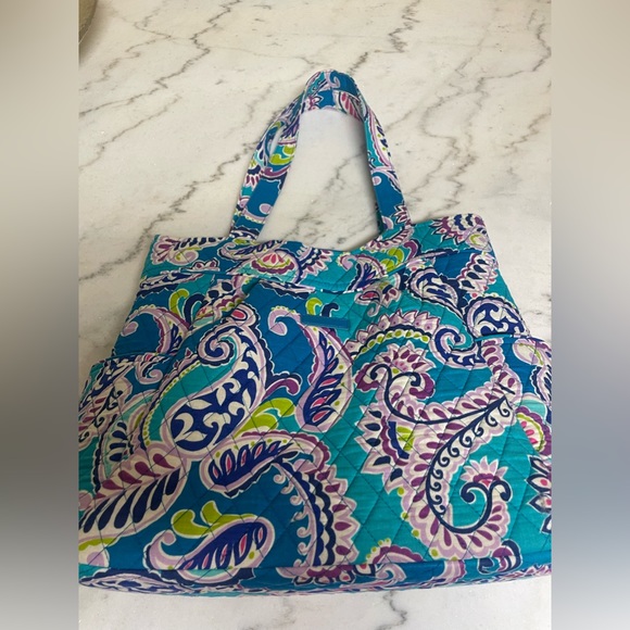 Exceptional blue floral bag 18x13x6 Vera Bradley EUC - Picture 3 of 8